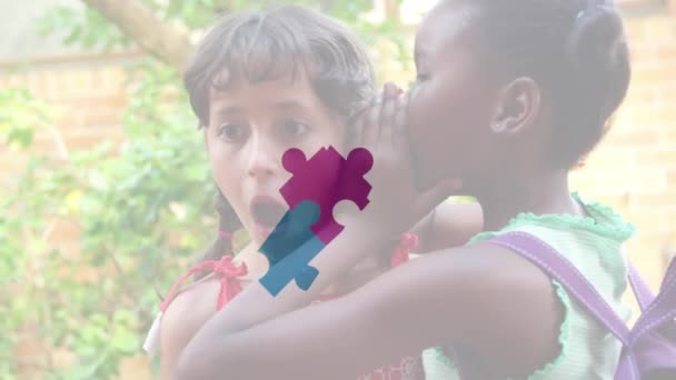 Çok Renkli Yapboz Parçalarının Kurdele Oluşturması Farklı Kızların Diğer Kızların — Stok video
