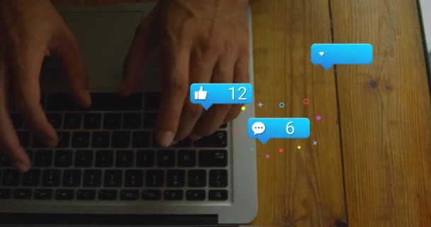 Animação Mudar Números Ícones Caixas Mensagem Mãos Cortadas Homem Biracial — Vídeo de Stock
