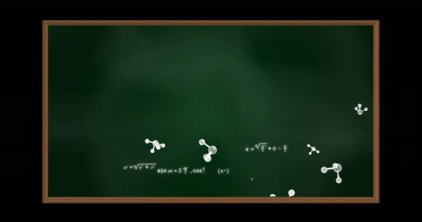 分子のアニメーションと黒の背景にボード上の数学的方程式 コンピューティング デジタルインターフェースの概念デジタル生成されたビデオ — ストック動画