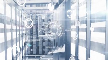 Bilgisayar sunucu odasında veri işleme, dönen küre ve ışık izlerinin animasyonu. Bilgisayar arayüzü ve iş veri depolama teknolojisi kavramı