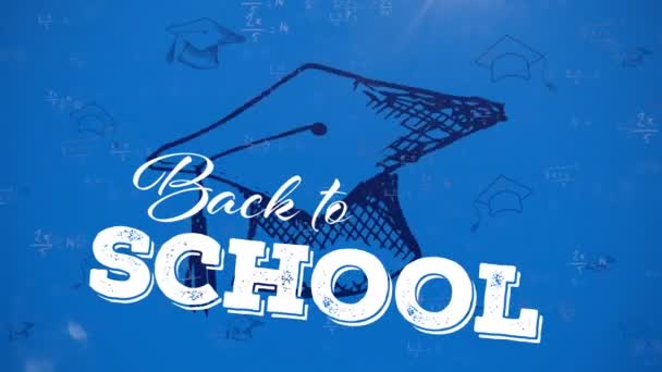 在蓝色背景的毕业帽的基础上 重新回到学校的动画 学习和学校概念数字制作的录像 — 图库视频影像