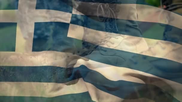 Animace Řecké Vlajky Nad Různými Vojáky Národní Vlastenectví Ozbrojené Síly — Stock video