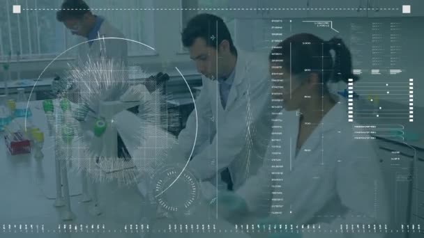 在实验室里对不同的科学家进行科学数据处理的动画 全球科学 计算和数据处理概念 — 图库视频影像