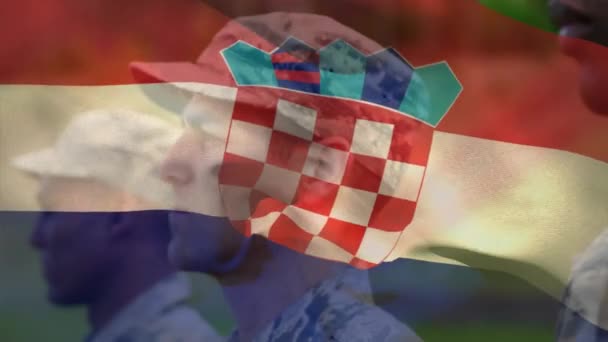 多様な兵士に対するクロアチアの国旗のアニメーション 国家愛国心 軍隊と防衛の概念はデジタルでビデオを生成 — ストック動画
