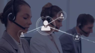 Ofiste gülümseyen telefon kulaklığı takan beyaz kadın için profil ikonlarının animasyonu. Küresel ağ ve iş teknolojisi kavramı