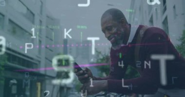 Sokakta akıllı telefon kullanan Afro-Amerikan bir adamın finansal veri işleme animasyonu. Küresel finans ve iş teknolojisi kavramı
