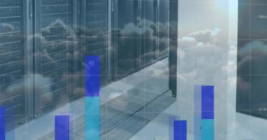 Bilgisayar sunucuları üzerinden veri işleme animasyonu. Dijital olarak oluşturulmuş küresel bağlantılar, hesaplama ve veri işleme kavramı.