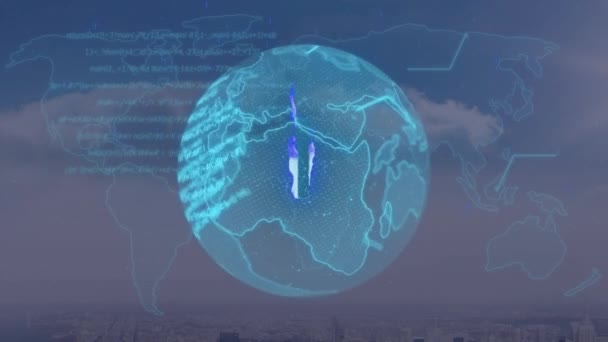 Animering Databehandling Över Snurrande Jordklotet Och Världskarta Mot Moln Himlen — Stockvideo
