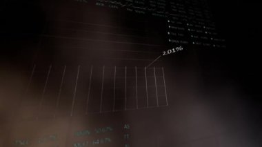 Karanlık arka planda finansal veri işleme animasyonu. Küresel iş, finans, hesaplama ve veri işleme kavramı dijital olarak oluşturulmuş video.