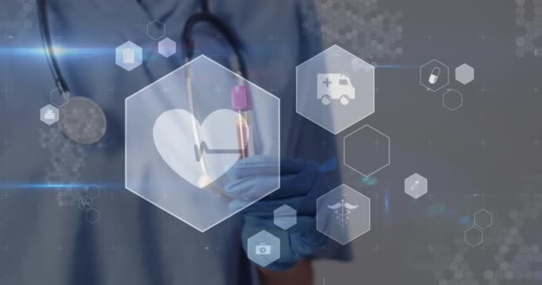 Animering Medicinska Ikoner Och Databehandling Över Kvinnlig Läkare Med Stetoskop — Stockvideo