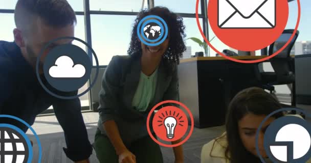 Animation Plusieurs Icônes Cercles Sur Divers Collègues Discutant Rapports Bureau — Video