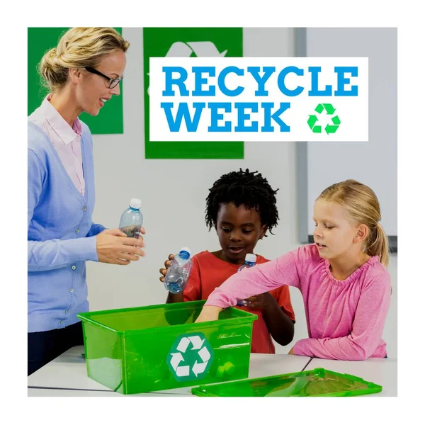 Recycle Woche Text Über Verschiedene Weibliche Lehrer Und Schüler Sammeln — Stockfoto