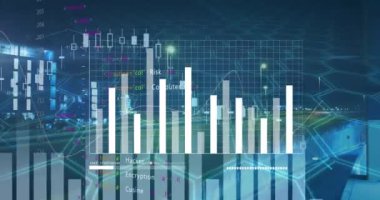 Veri işleme ve şehir manzarası istatistiklerinin animasyonu. Dijital arayüz, hesaplama ve veri işleme kavramı dijital olarak oluşturuldu.