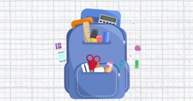 Okul çantası simgesinin kare beyaz kağıt üzerine animasyonu. Küresel eğitim, bilgisayar ve veri işleme kavramı dijital olarak oluşturulmuş video.