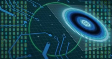 Devre kartı üzerinden tarama ve veri işleme animasyonları. Küresel hesaplama, dijital arayüz ve veri işleme kavramı dijital olarak oluşturulmuş video.