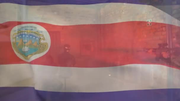 Κινούμενη Σημαία Της Κόστα Ρίκα Πάνω Από Διάφορους Στρατιώτες Πατριωτισμός — Αρχείο Βίντεο