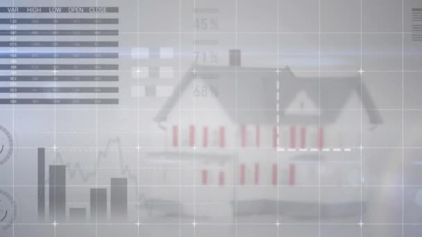 Animação Processamento Dados Estatísticos Sobre Ícone Casa Contra Fundo Cinza — Vídeo de Stock