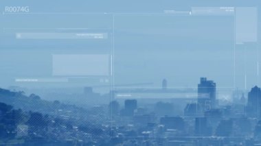Şehir manzarasının havadan görüntüsüne karşı veri işleme arayüzünün animasyonu. Bilgisayar arayüzü ve iş teknolojisi kavramı