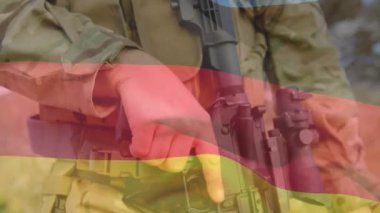 Almanya ve Amerika bayrağının Kafkas askerleri üzerinde canlandırılması. Amerikan vatanseverliği, silahlı kuvvetler ve savunma konsepti dijital olarak oluşturulmuş video.