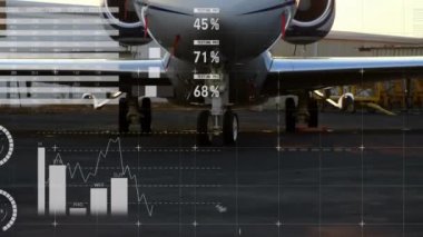 Havaalanındaki uçak pistinde istatistiksel veri işleme animasyonu. Havacılık ve iş teknolojisi kavramı