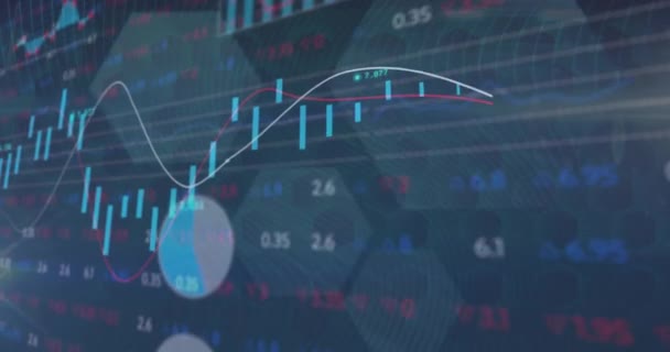 青い背景に六角形以上の統計的および株式市場データ処理のアニメーション 世界経済とビジネスデータテクノロジーの概念 — ストック動画