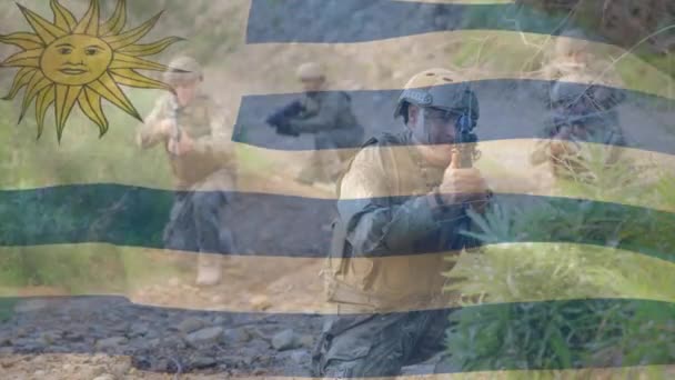 Çeşitli Askerler Üzerinde Uruguay Bayrağının Animasyonu Vatanseverlik Silahlı Kuvvetler Savunma — Stok video