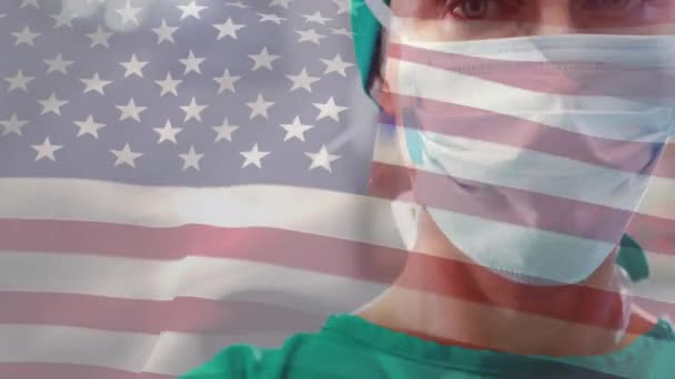 Анимация Размахивания Флагом Сша Над Портретом Кавказской Женщины Хирурга Хирургической — стоковое видео