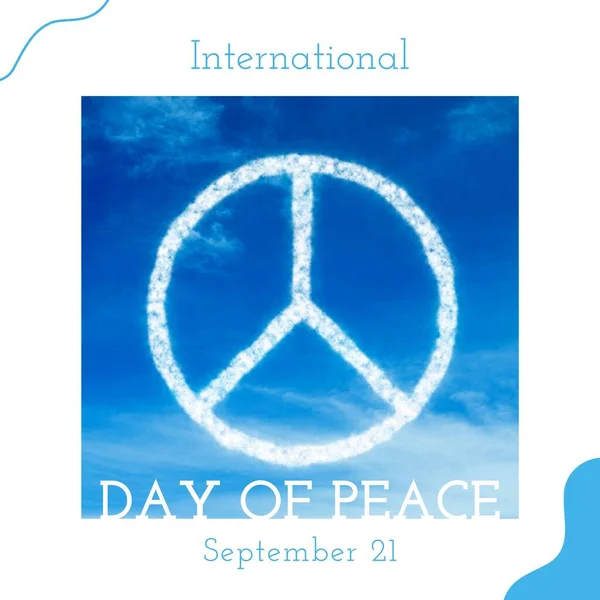 Διεθνής Ημέρα Της Ειρήνης Κείμενο Σύμβολο Της Ειρήνης Σύννεφο Μπλε — Φωτογραφία Αρχείου