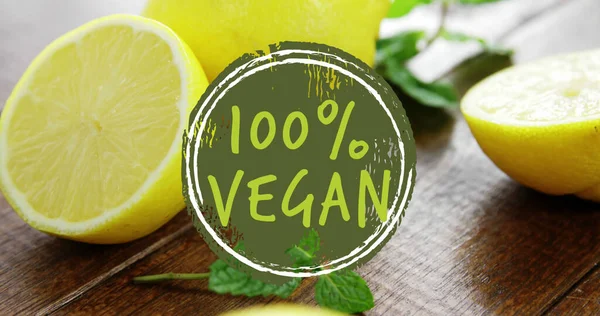 Состав 100 Веганского Текста Половинками Лимонов Экологически Здоровое Питание Выращиваемые — стоковое фото