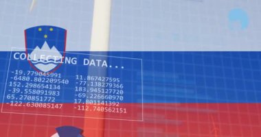 Slovenia bayrağı üzerinde istatistik ve veri işleme animasyonu. İş, iletişim, dijital arayüz, finans ve veri işleme kavramı dijital olarak oluşturulmuş video.
