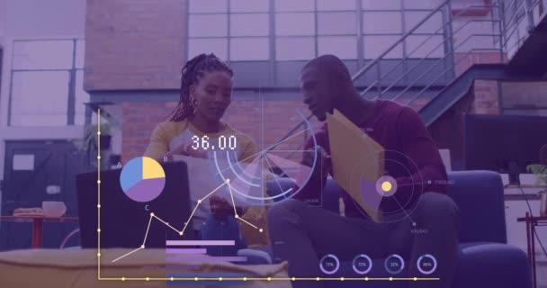 Animation Von Statistiken Und Datenverarbeitung Über Verschiedene Geschäftsleute Amt Globales — Stockvideo