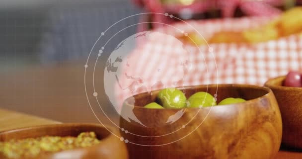 在商店的篮子里对全球食品进行统计数据处理的动画 全球商业 数字接口 金融和数据处理概念 — 图库视频影像