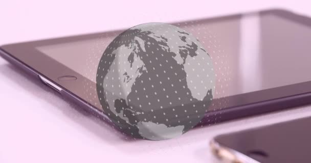 Animation Globe Sur Tablette Smartphone Smartwatch Concept Global Communication Interface — Video