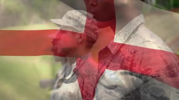 Animacja Flagi Anglii Nad Różnymi Żołnierzami Płci Męskiej Patriotyzm Siły — Wideo stockowe