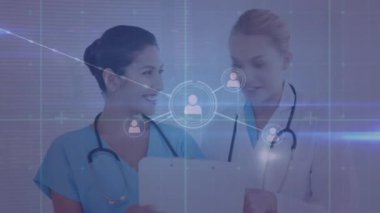 Bağlı insanların animasyonu ve vergi günü metni beyaz doktorların raporu tartışması üzerine. Dijital bileşik, sosyal medya, telekomünikasyon, finans, gelir vergisi iadesi, sağlık hizmetleri, takım.