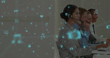 Çağrı merkezinde çalışan bir iş adamı ekibi. Küresel iş bağlantıları ve dijital arayüz konseptini dijital olarak oluşturur.