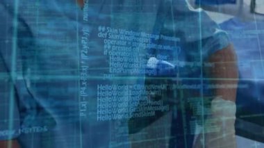 Yüz maskesi takmış beyaz erkek cerrah üzerinde veri işleme animasyonu. Küresel sağlık, bilim, tıp, araştırma, bilgisayar ve veri işleme kavramı dijital olarak oluşturulmuş video.