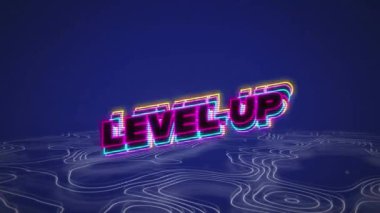 Mor arkaplandaki satırlar yerine seviye yükseltilmiş metin animasyonu. Video oyunu, dijital arayüz, iletişim, bilgisayar ve veri işleme kavramı dijital olarak oluşturuldu.