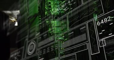 Siyah arkaplanda veri işlemesine karşı yüzen çoklu dijital simgelerin dijital animasyonu. Dijital arayüz teknolojisi ve ağ konsepti dijital olarak oluşturulmuş video bağlantıları.