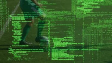 Çeşitli futbol oyuncuları üzerinde finansal veri işleme animasyonu. Küresel spor, bilgisayar ve veri işleme kavramı dijital olarak oluşturulmuş video.