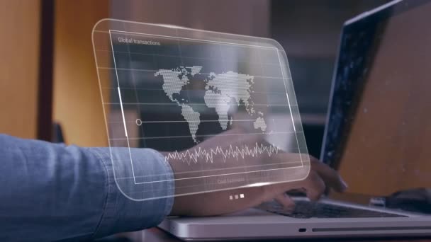 Animering Data Skärmen Över Kaukasiska Affärsman Med Bärbar Dator Globala — Stockvideo