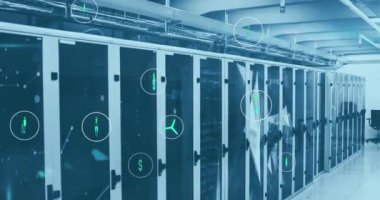 Arkaplandaki sunucu odasıyla bağlantılı noktalar üzerinde daireler şeklinde simge canlandırması. Dijital bileşik, çoklu pozlama, tehlikeli, iletişim, tıbbi, teknoloji ve ağ sunucu kavramı.