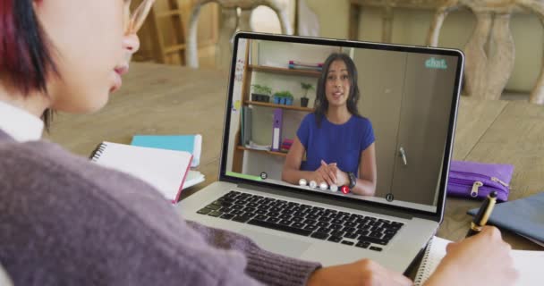Složení Asijské Školačky Notebooku Online Učení Biracial Učitelkou Vzdělávání Učení — Stock video