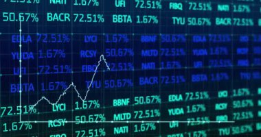 Karanlık arka planda finansal veri işleme animasyonu. Küresel iş, finans, hesaplama ve veri işleme kavramı dijital olarak oluşturulmuş video.