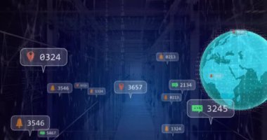 Bilgisayar sunucuları üzerinde küresel animasyon, ikili kodlama ve veri işleme. Dijital olarak oluşturulmuş küresel sosyal medya, hesaplama ve veri işleme kavramı.