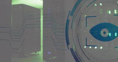 Bilgisayar sunucu odasındaki göz retina yuvarlak tarayıcı ve mikro işlemci bağlantılarının animasyonu. Siber güvenlik ve iş veri depolama teknolojisi kavramı