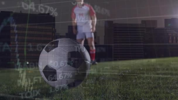 Animación Procesamiento Datos Financieros Sobre Jugador Fútbol Caucásico Con Pelota — Vídeos de Stock