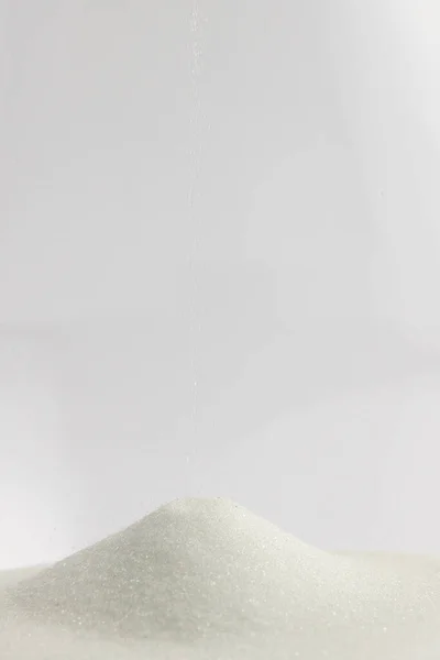 Nahaufnahme Der Sanduhr Mit Weißem Sand Und Kopierfläche Auf Weißem — Stockfoto