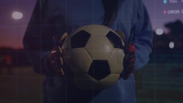 Animación Procesamiento Datos Financieros Sobre Portero Femenino Fútbol Con Balón — Vídeos de Stock