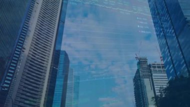 Şehir manzarasının havadan görüntüsüne karşı istatistiksel ve borsa veri işleme animasyonu. Küresel ekonomi ve iş veri teknolojisi kavramı